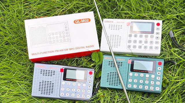 大屏幕大字体设计的外贸收音机支持全波段搜台能听更多节目